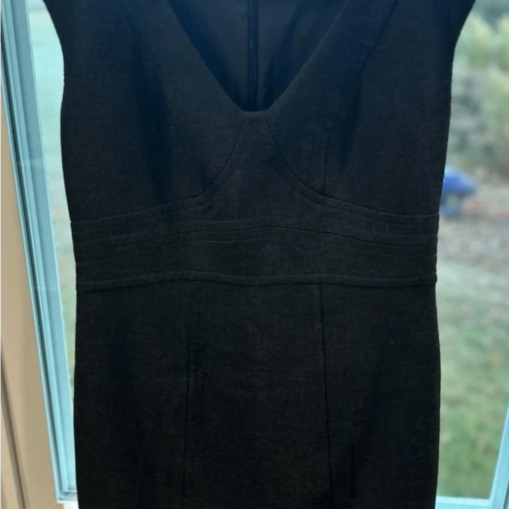 Elegant Black Sleeveless Dress